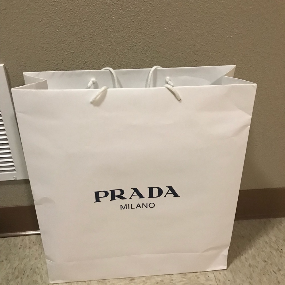 Mens Prada Luxury Black Leather High Top. - Picture 3 of 8